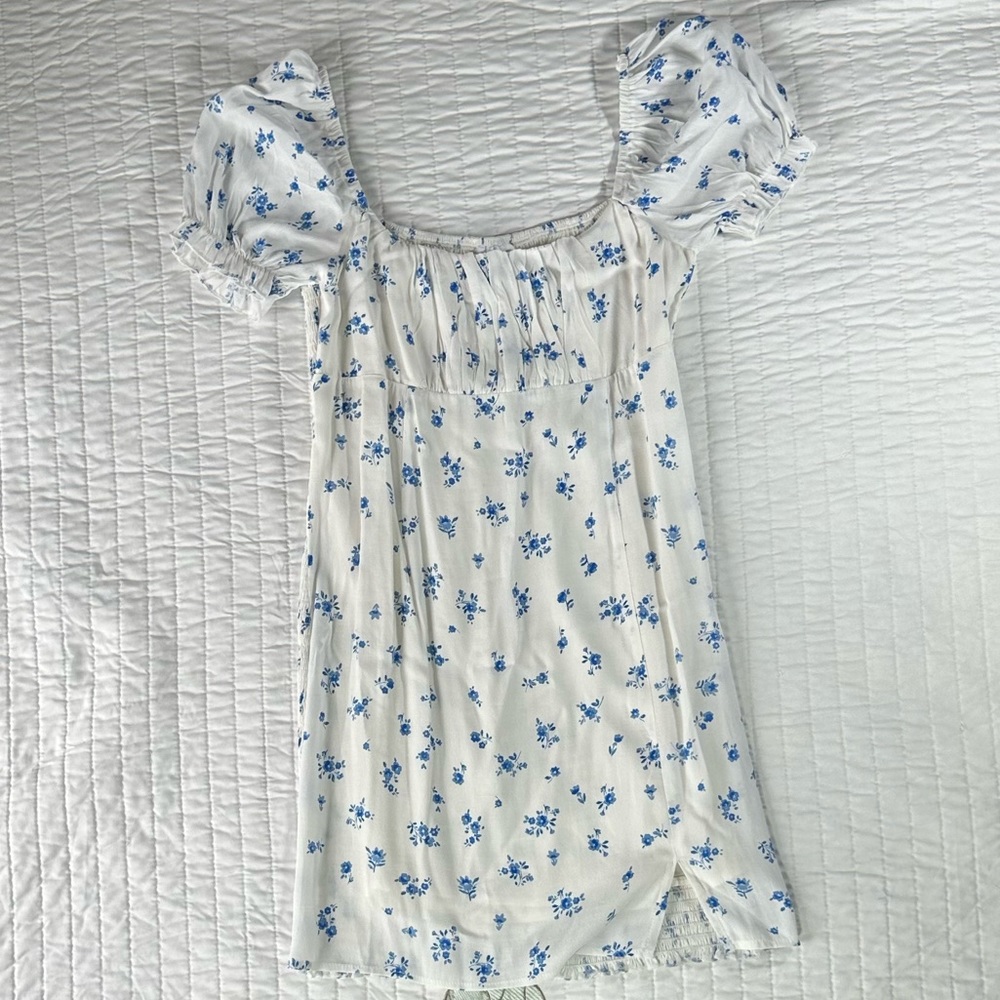 Skylar + Madison white floral smocked mini dress - Picture 4 of 11